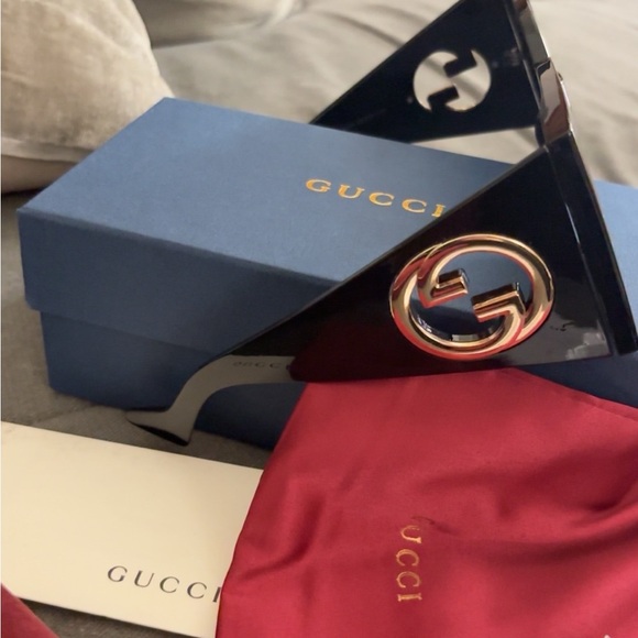 ❌SOLD❌Authentic Gucci Black Women's Sunglasses - Picture 5 of 9